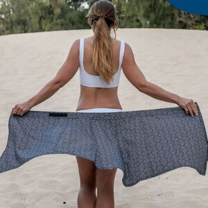 RipSkirt Wrap Skirt Length 2 Black Pearl Batik XXL 20-22 Resortwear Vacation